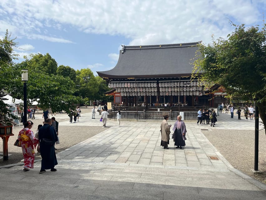 Kyoto: Half-Day Private Guided Tour to the Old Town of Gion - Starting beside the Kamo River