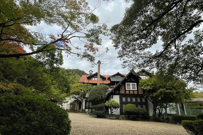 Kyoto Half Day Yamazaki Whisky Museum and Asahi Art Museum - The steep walk to Oyamazaki Villa Museum
