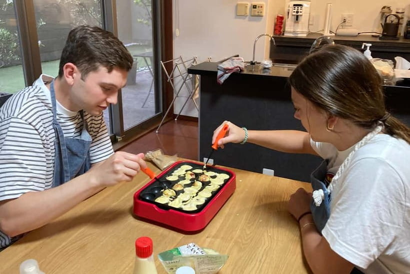 Kyoto: Hands-on Takoyaki and Okonomiyaki Cooking (1 Hour) - Reaching the third-floor meeting point
