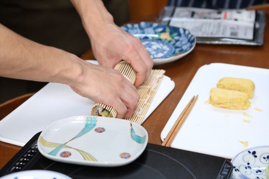 Kyoto Home Cooking Class ＆Supermarket tour near Fushimiinari - A Japanese lunch that begins with dashi