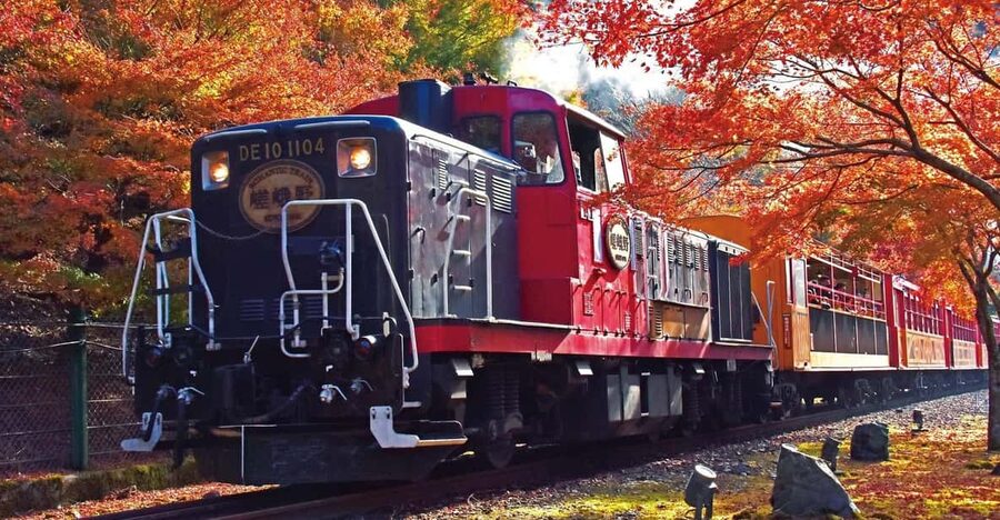 Kyoto Hozugawa River Boat Sagano Romantic Train Tour - The Sagano Romantic Train takes 25 minutes