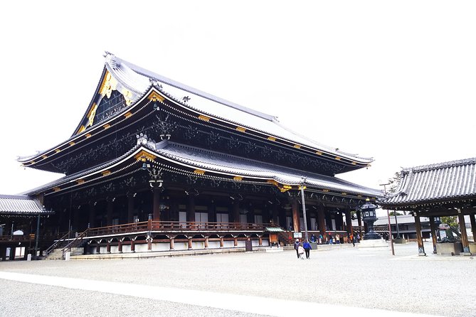 Kyoto Imperial Palace and Nijo Castle Walking Tour - Why the private guide matters here