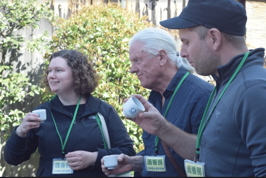 Kyoto: Insider Sake Brewery Tour with Sake and Food Pairing - Learning to order sake in Japan