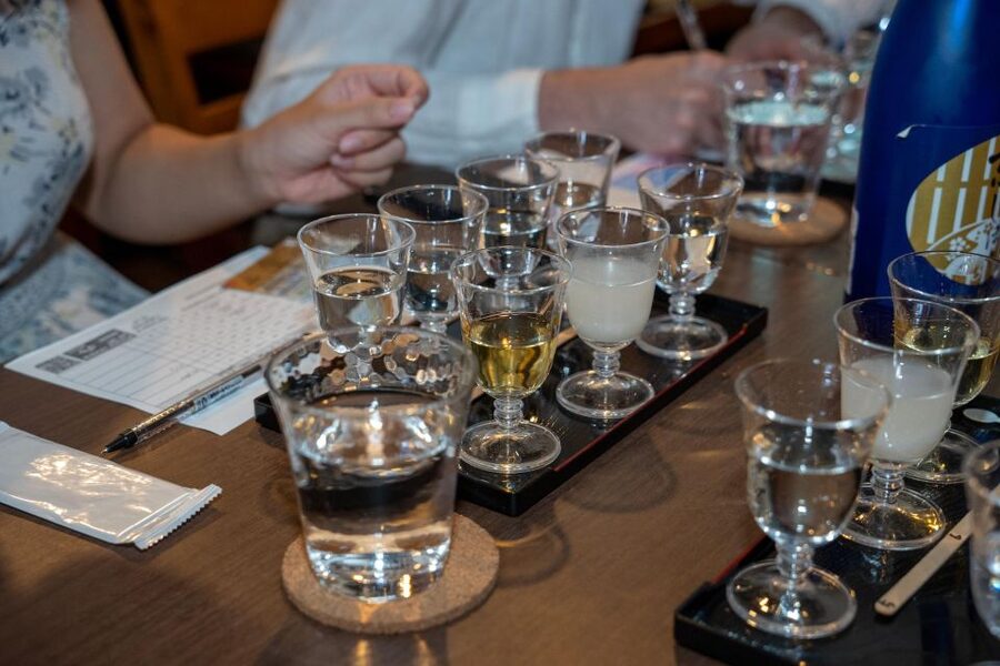 Kyoto: Insider Sake Experience with 7 Tastings and Snacks - Hot sake, cold sake, and ordering with confidence