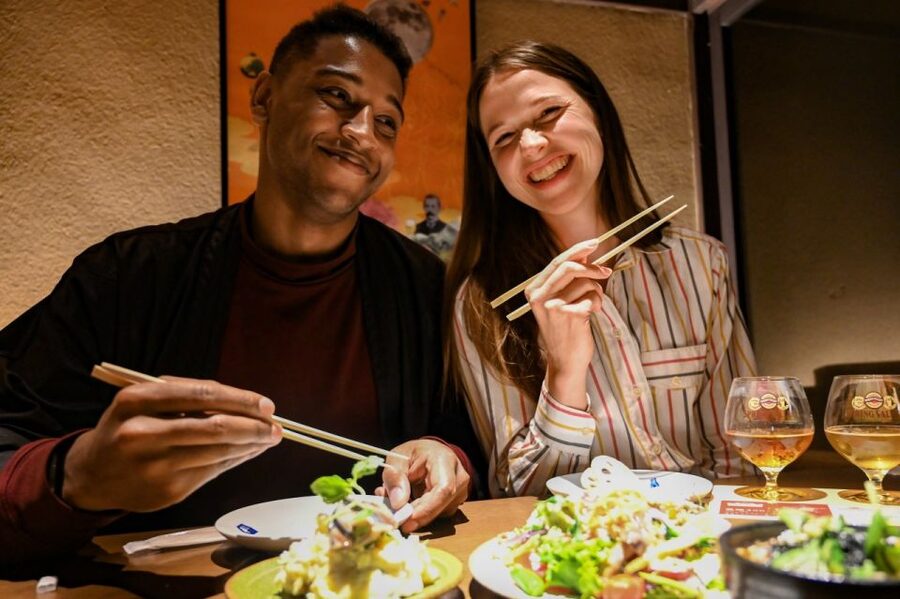 Kyoto: Izakaya Food Tour with Local Guide - Choosing between Gion, Kyoto Station, and a yokocho