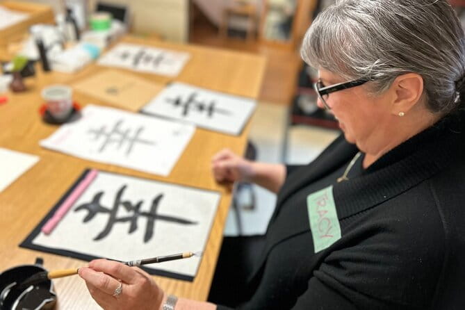 Kyoto: Japanese Calligraphy Class in 150 years old townhouse - Who Will Enjoy It Most
