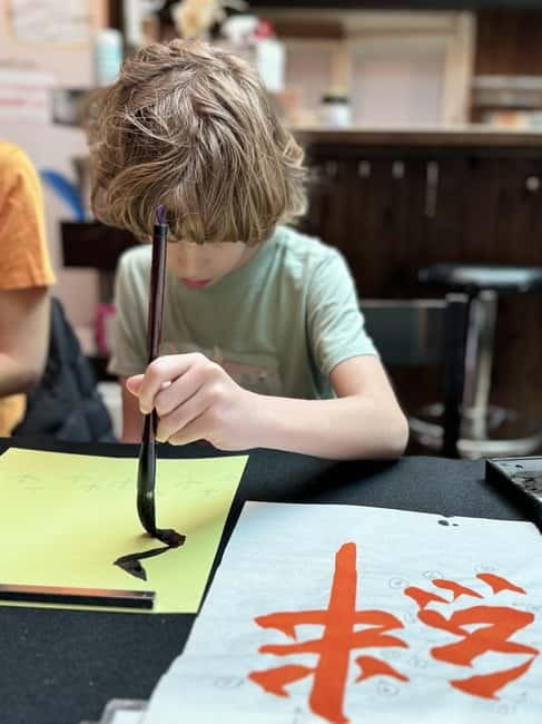 Kyoto: Japanese Calligraphy Workshop - Practicing strokes before writing kanji