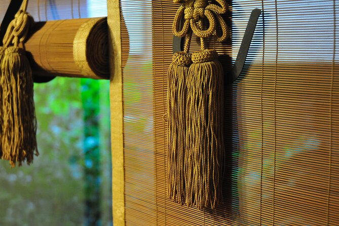 Kyoto Japanese Tea Ceremony Experience in Ankoan - Serving tea to another person