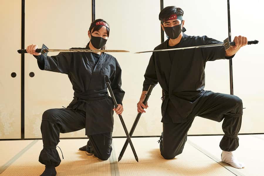 Kyoto : Kid-Friendly Ninja Class at the Samurai Ninja Museum - Throwing ninja stars and adding a little competition