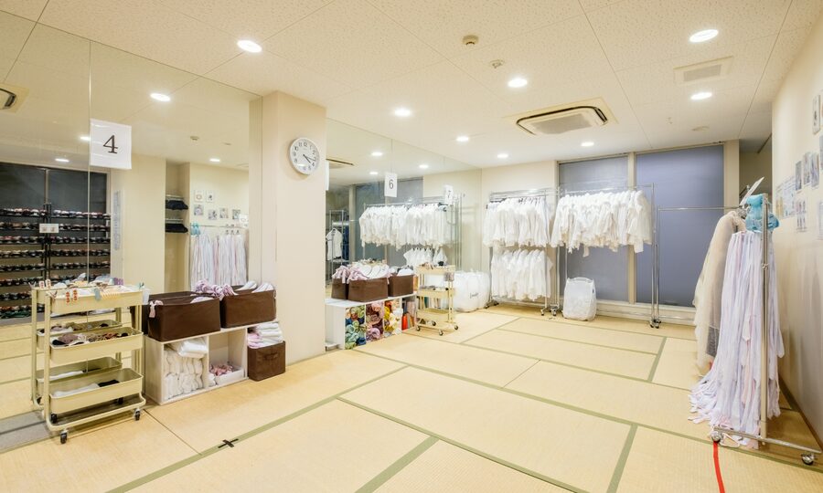 Kyoto: Kimono Rental in Gion Provided by RikaWafuku - Who Will Get the Most From This Rental