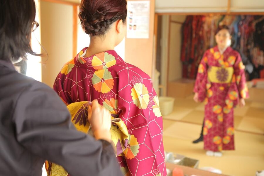 Kyoto:Kiyomizu-dera Temple Rent a kimono and ride a rickshaw - What the $83 price really covers
