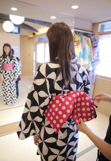 Kyoto:Kiyomizu-dera Temple Rent a kimono and ride a rickshaw - Reaching the shop by bus