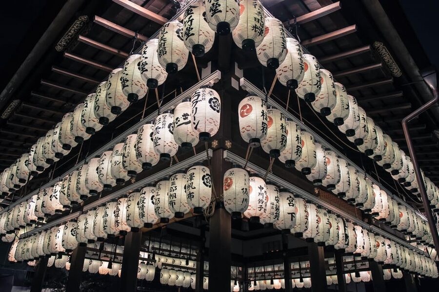 Kyoto: Kiyomizudera, Higashiyama and Yasaka Discovery Tour - Yasaka Shrine and Maruyama Park