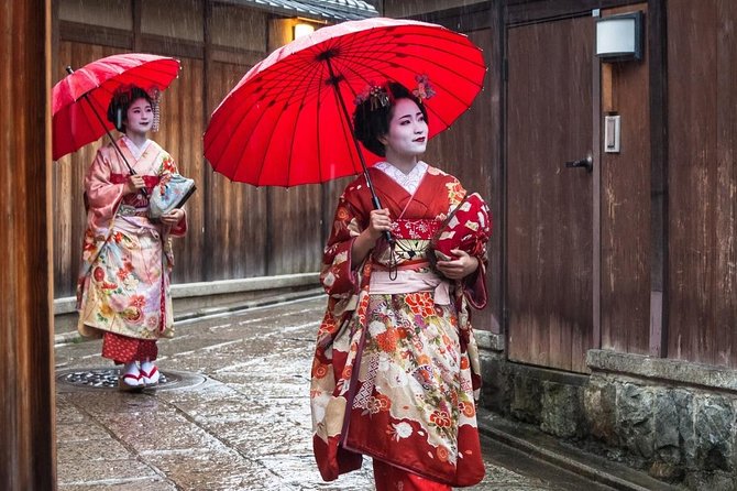 Kyoto Like a Local: Private & Personalized Experience (3 hrs) - Fushimi Inari and the torii-gate hike