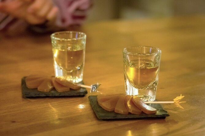 Kyoto Luxury Sake, Whisky and Cocktail Tour - Gion after dark, with food and stories