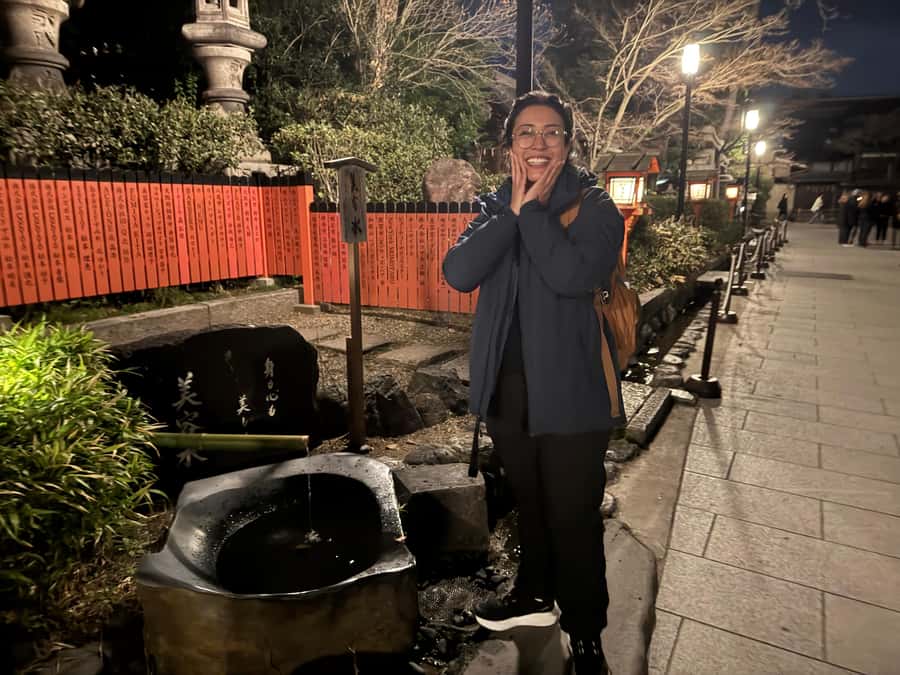 Kyoto Magic Night Walk: Gion & Fushimi Inari(Private Option) - Photos, Wi-Fi, and the small extras