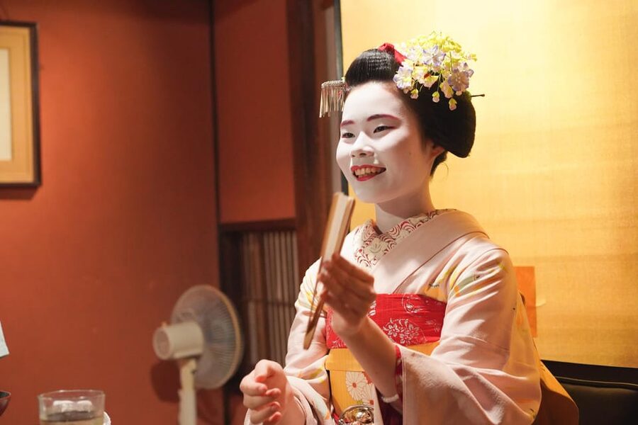 Kyoto: Maiko Dinner in Traditional Restaurant and Tour - Why this Gion evening feels different