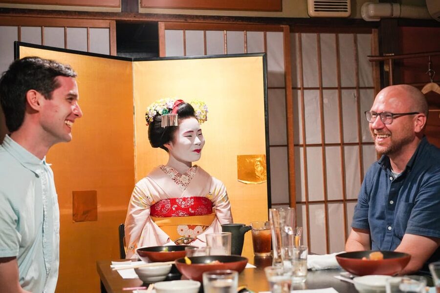Kyoto: Maiko Dinner in Traditional Restaurant and Tour - Kyoto sake and the all-you-can-drink package