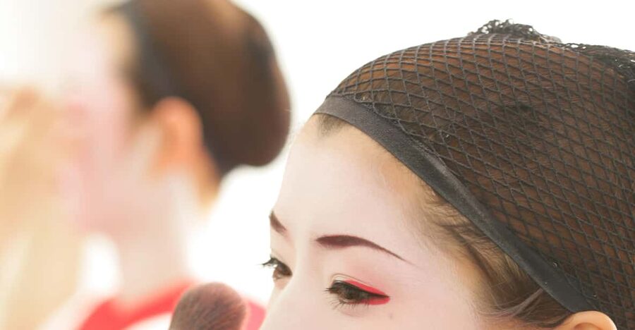 Kyoto: Maiko Makeover and Photoshoot Experience - Who should book this experience?
