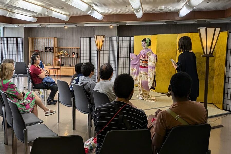 Kyoto: Meet-and-Greet, Maiko Show and Experience - The Q&A is where the experience gains depth