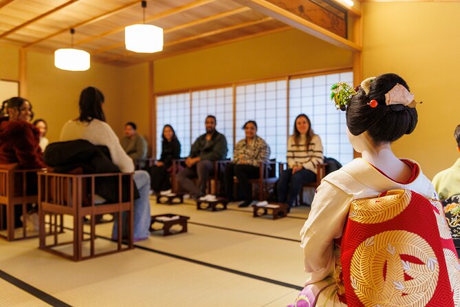 Kyoto: Meet the Geisha Maiko with Gion Walking Tour - Photography rules and respectful behavior