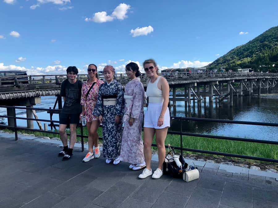 Kyoto: Memory Kyoto E-Bike Tour - Cycling through Kyoto’s residential streets