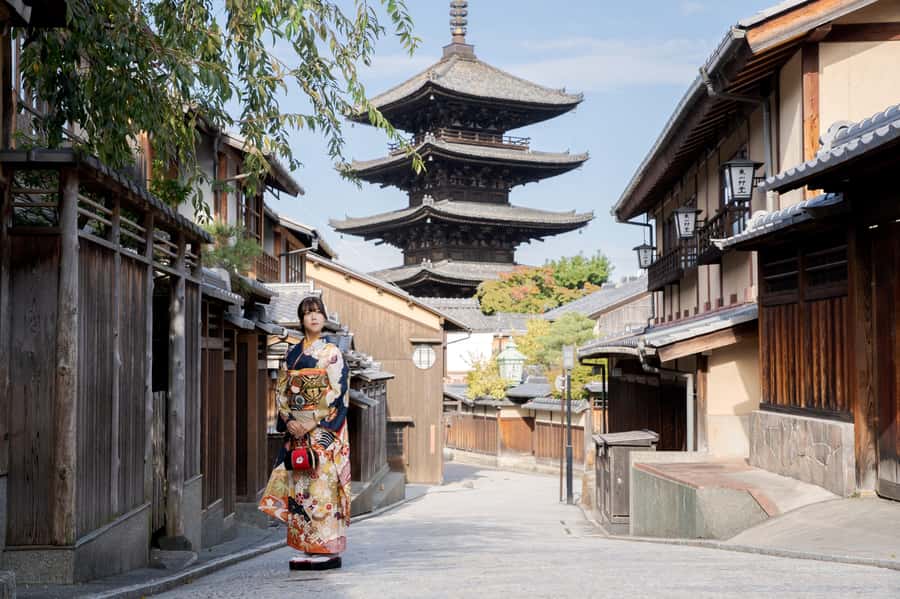Kyoto Morning Highlights Tour: Fushimi, Kiyomizu-dera & Gion - Sannenzaka and Ninenzaka, Kyoto’s old lanes