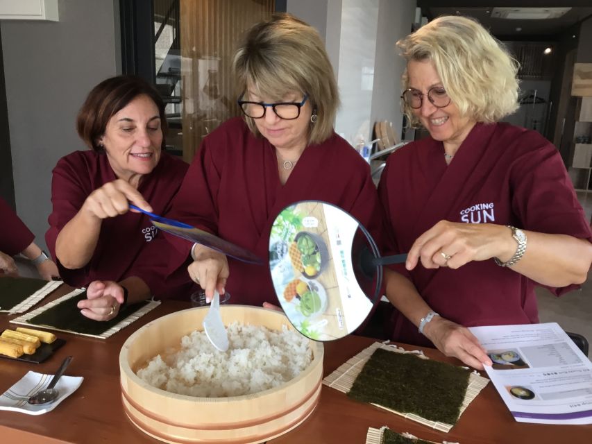 Kyoto: Morning Japanese Bento Cooking Class - Preparing several dishes in one session