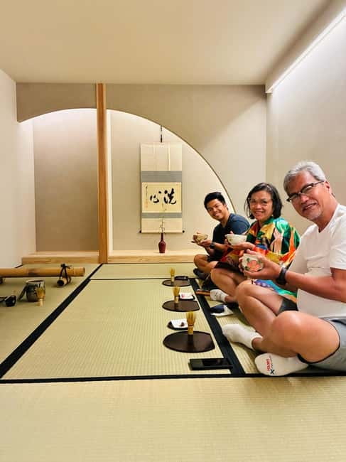 Kyoto: Newly Opened Tea Ceremony - Sanjo Chasuian - Clothing, seating, and optional coats