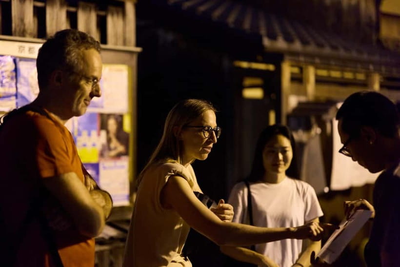 Kyoto: Night E-Bike Tour Hidden Gems & Backstreets - Ninenzaka by bicycle
