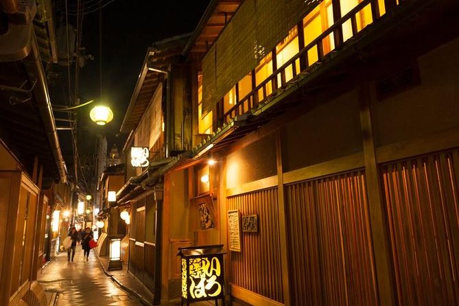 Kyoto Night Foodie Tour in Gion (9+ dishes + 6 Sake tastings) - The guides shape the whole evening
