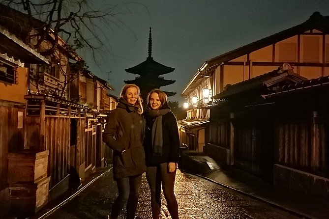 Kyoto night walk tour (Gion district) - Why Gion works better at night
