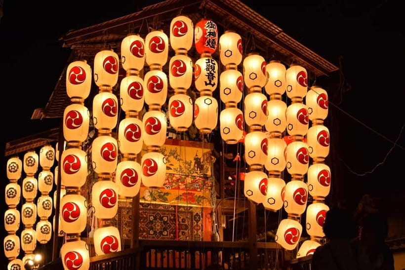 Kyoto: Night Walking Tour with Geisha Traditions - Who should book this Gion experience?