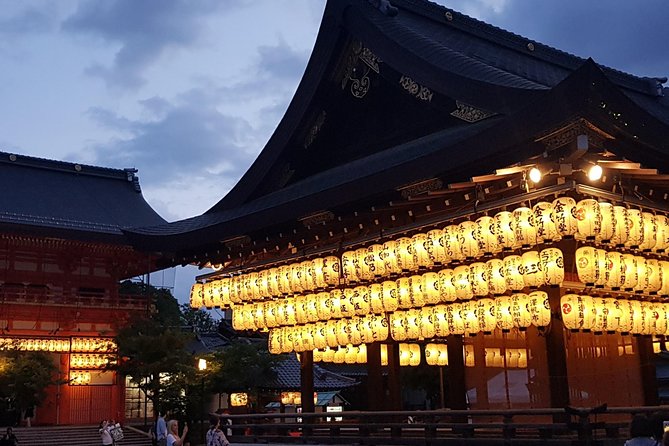 Kyoto Nighttime All-Inclusive Eats and Streets, Gion and Beyond - Gion’s geiko world, explained without the usual clichés