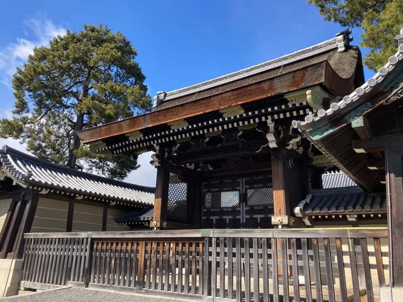 Kyoto: Nijo Castle and Kyoto Imperial Palace Guided Tour - Why these two Kyoto sights belong together