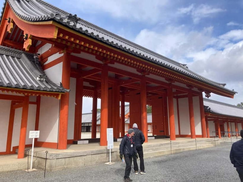 Kyoto: Nijo Castle and Kyoto Imperial Palace Guided Tour - A three-hour pace that works best for curious walkers