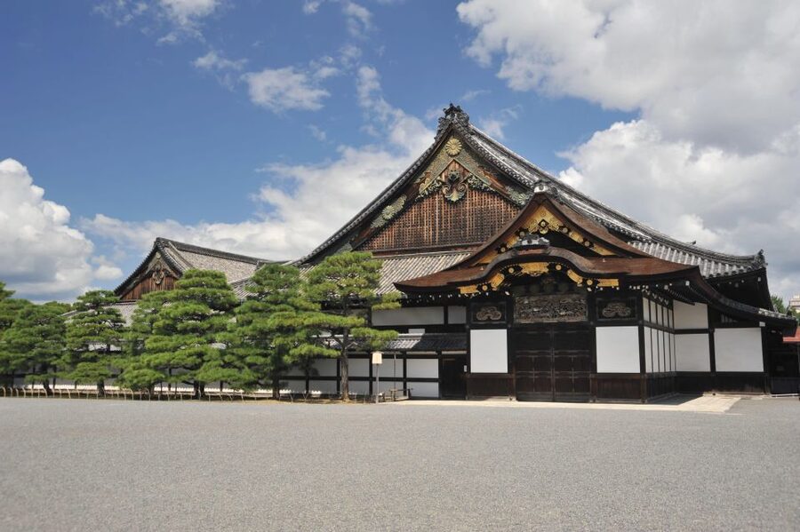 Kyoto: Nijo-jo Castle and Ninomaru Palace Guided Tour - Price, admission, and overall value