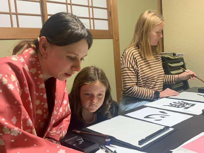 Kyoto Ninenzaka : Japanese Calligraphy Class in Townhouse - Is $49 a fair price for 50 minutes?