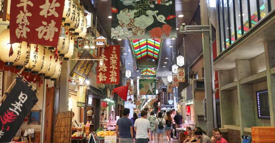 Kyoto: Nishiki Market Brunch Walking Tour-7 Tastings+Brunch - Pontocho brings stories before the first bite