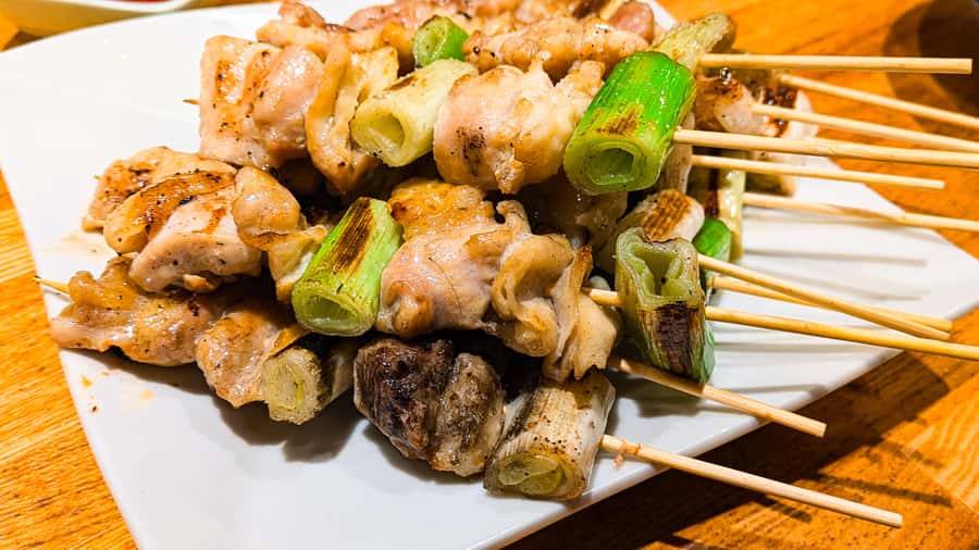 Kyoto: Nishiki Market Food Tour with Local Guide - Tasting seasonal foods instead of guessing