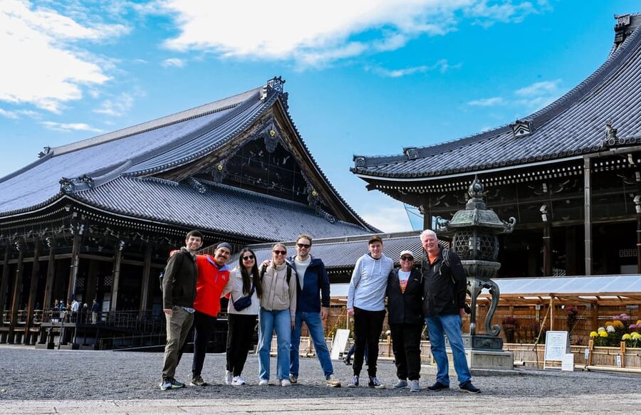 Kyoto: North Kyoto Guided Cycling Tour with Lunch - The former Imperial Palace and a gentle ride toward Gion