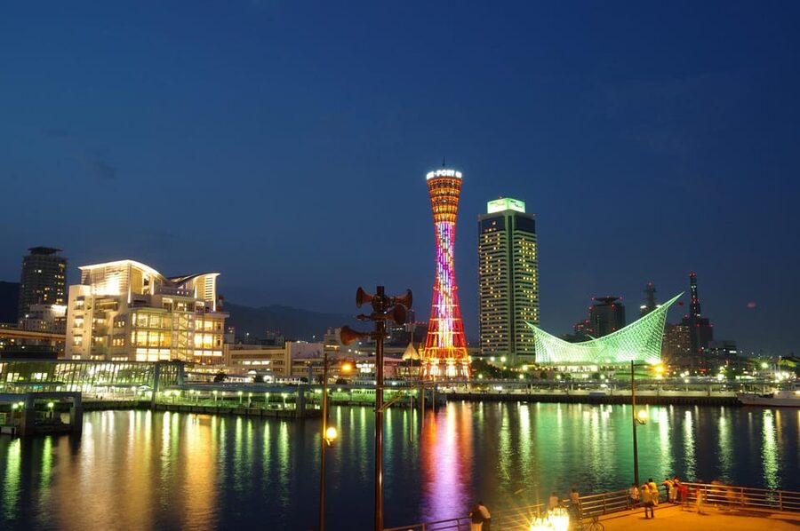 Kyoto/Osaka: Kobe & Himeji Journey Through Culture & History - Kobe Harborland: an easy start by the water