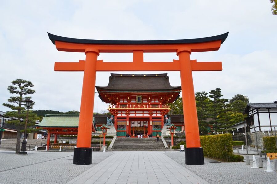 Kyoto: Personalized Guided Private Tour - Fushimi Inari and the red gate climb