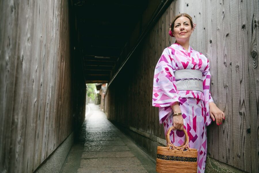 Kyoto Photo Memories - Private - Hokan-hi Temple Pagoda and the best photo backdrops