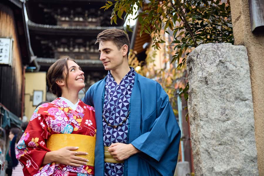Kyoto: Photoshoot in a Machiya(Townhouse) in Kimono - The taxi ride to Oike Bettei