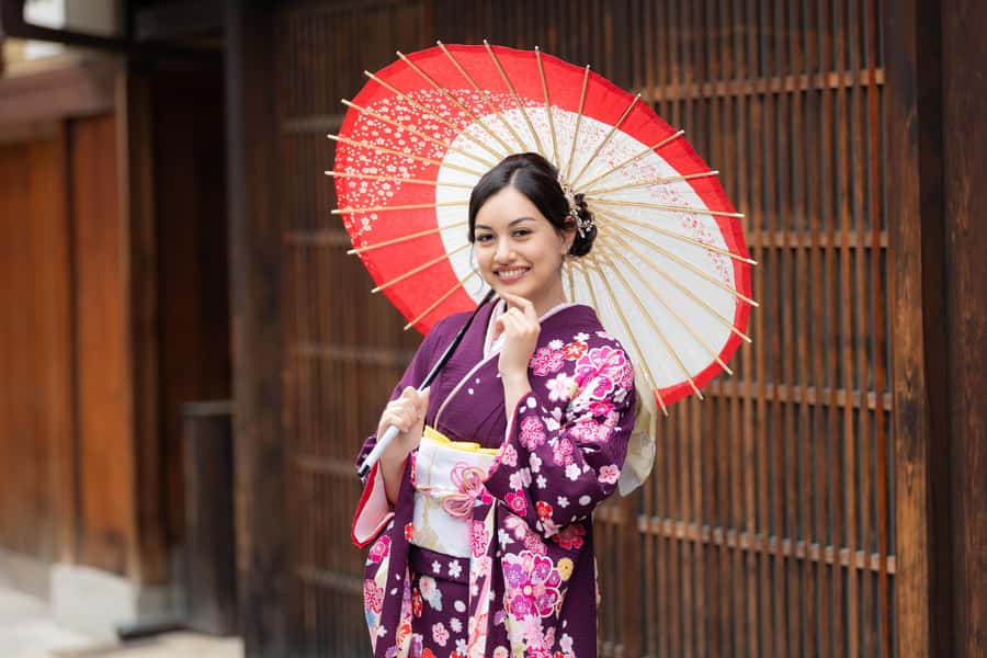 Kyoto: Premium Kimono Rental for 1 day to stroll around - Hair, accessories, and makeup choices