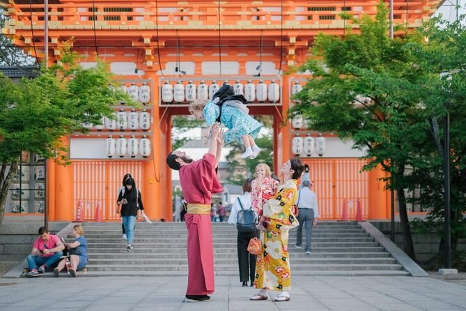 Kyoto Private Photoshoot Experience with a Professional Photographer - The one-hour schedule needs careful planning