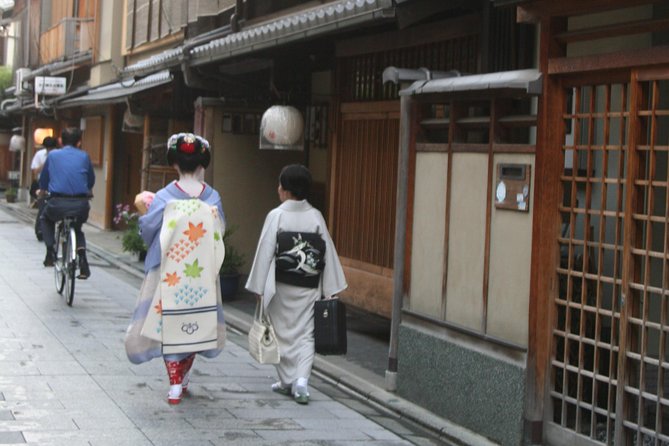 Kyoto private tour (Shore excursion available from Osaka or Kobe port) - Gion’s Tea Houses and Tatsumi Daimyojin Shrine