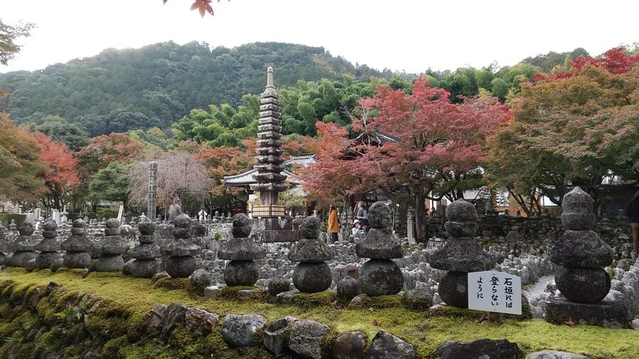 Kyoto:Quiet Arashiyama and Sagano Temples - Adashino Nenbutsu-ji and the meaning of Muen Botoke