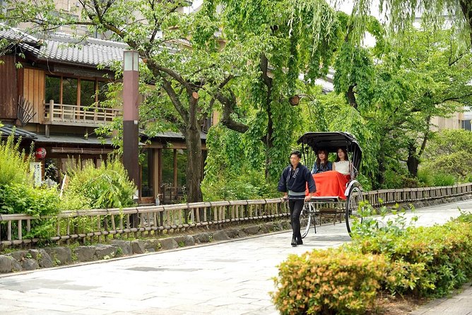 Kyoto Rickshaw Tour - Yasaka Shrine and the Gion area